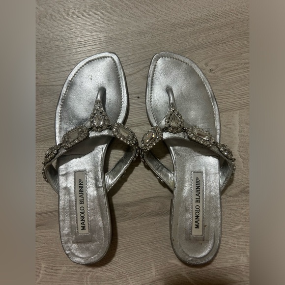 Manolo BLAHNIKO - Picture 1 of 3